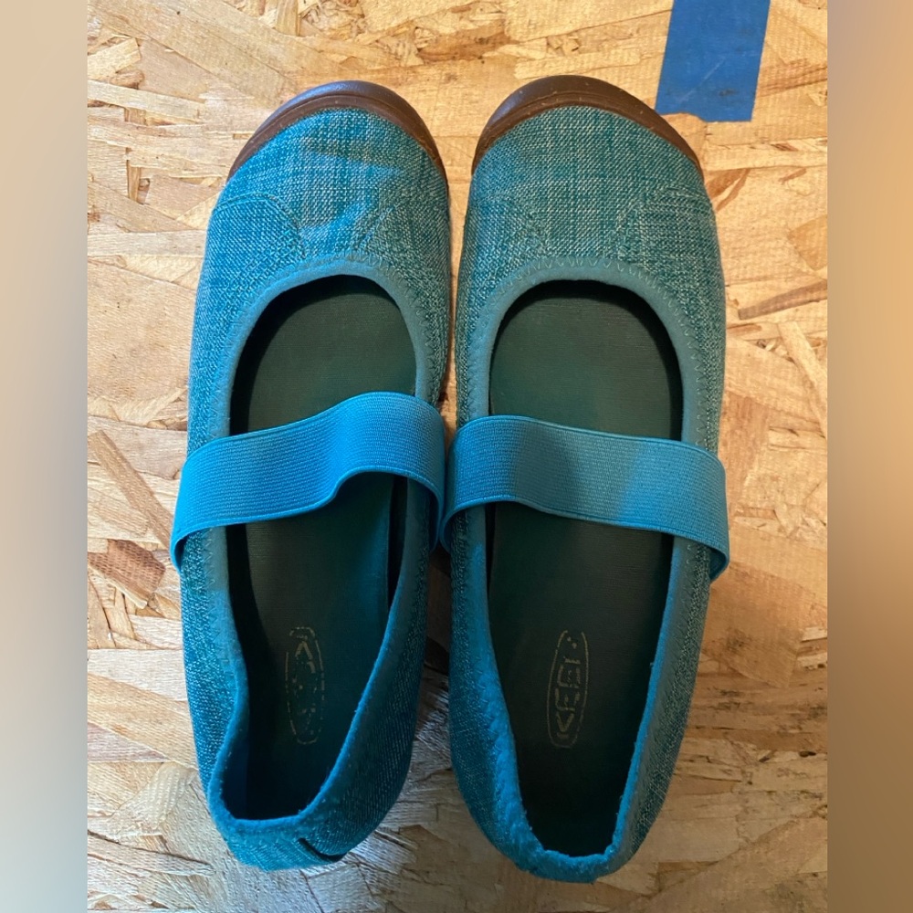 Keen Mary Jane shoes, blue size 8